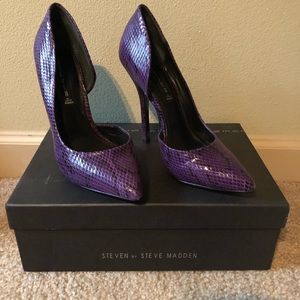 Purple and Black Snake Skin pumps worn once